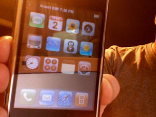 Illustration for article titled Fake Chinese iPhone is Pretty Good Photocopy of the Real Deal